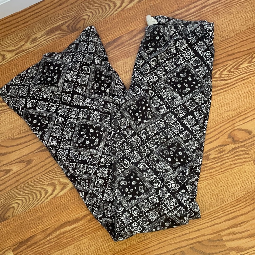 LA Hearts Printed Bell Bottom Pants!
